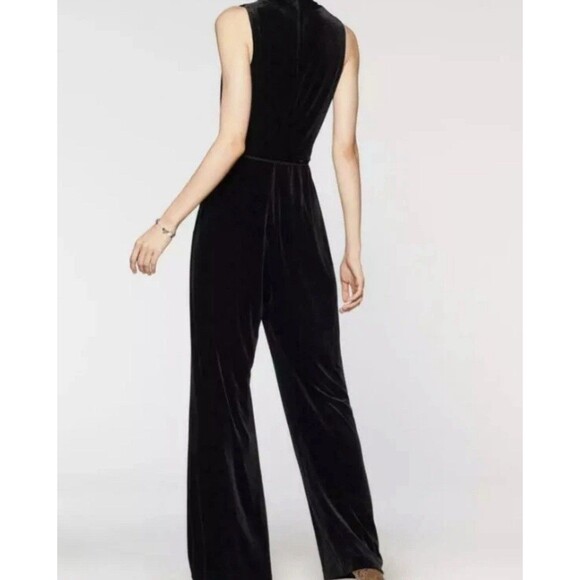NWT Vince Camino Black Velvet Jumpsuit Surplice Neck Rope Belt Cocktail Size 6 - Picture 6 of 8